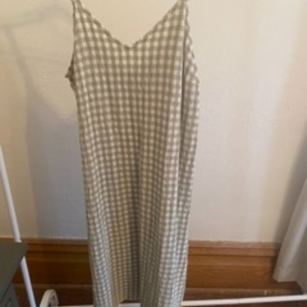 Green and White Dress Universal Thread Size Large